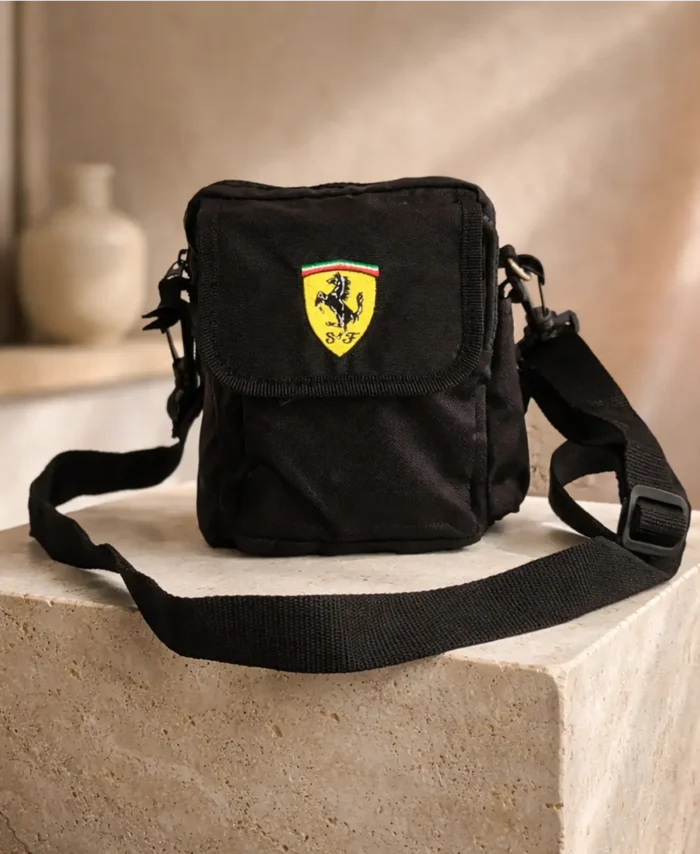 Bolso bandolera Ferrari negro sólido